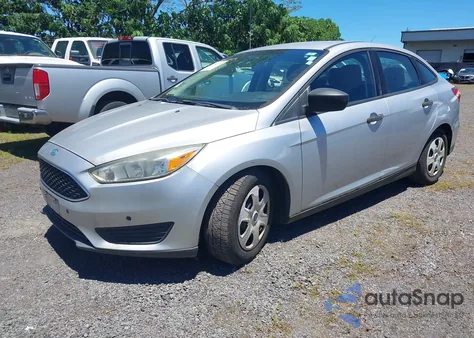 2016 Ford Focus S из США, поврежденный, VIN 1FADP3E23GL322395